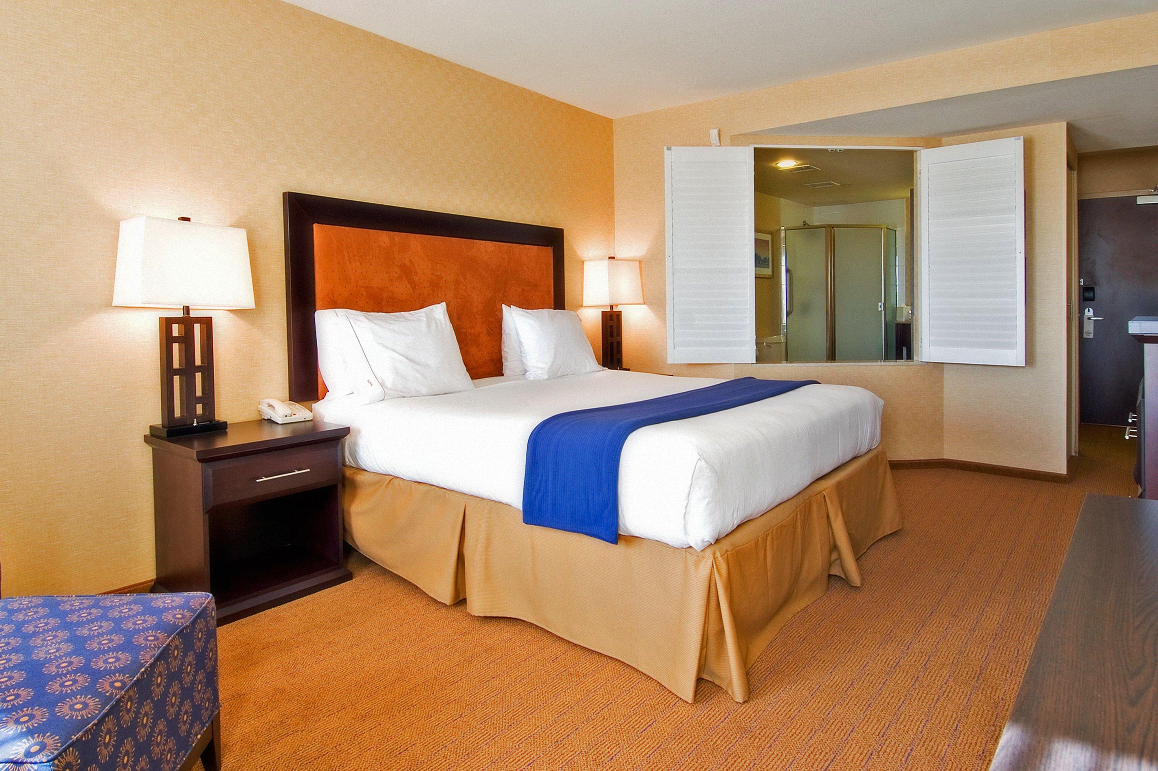 Holiday Inn Express & Suites Riverport Richmond By Ihg Exterior photo
