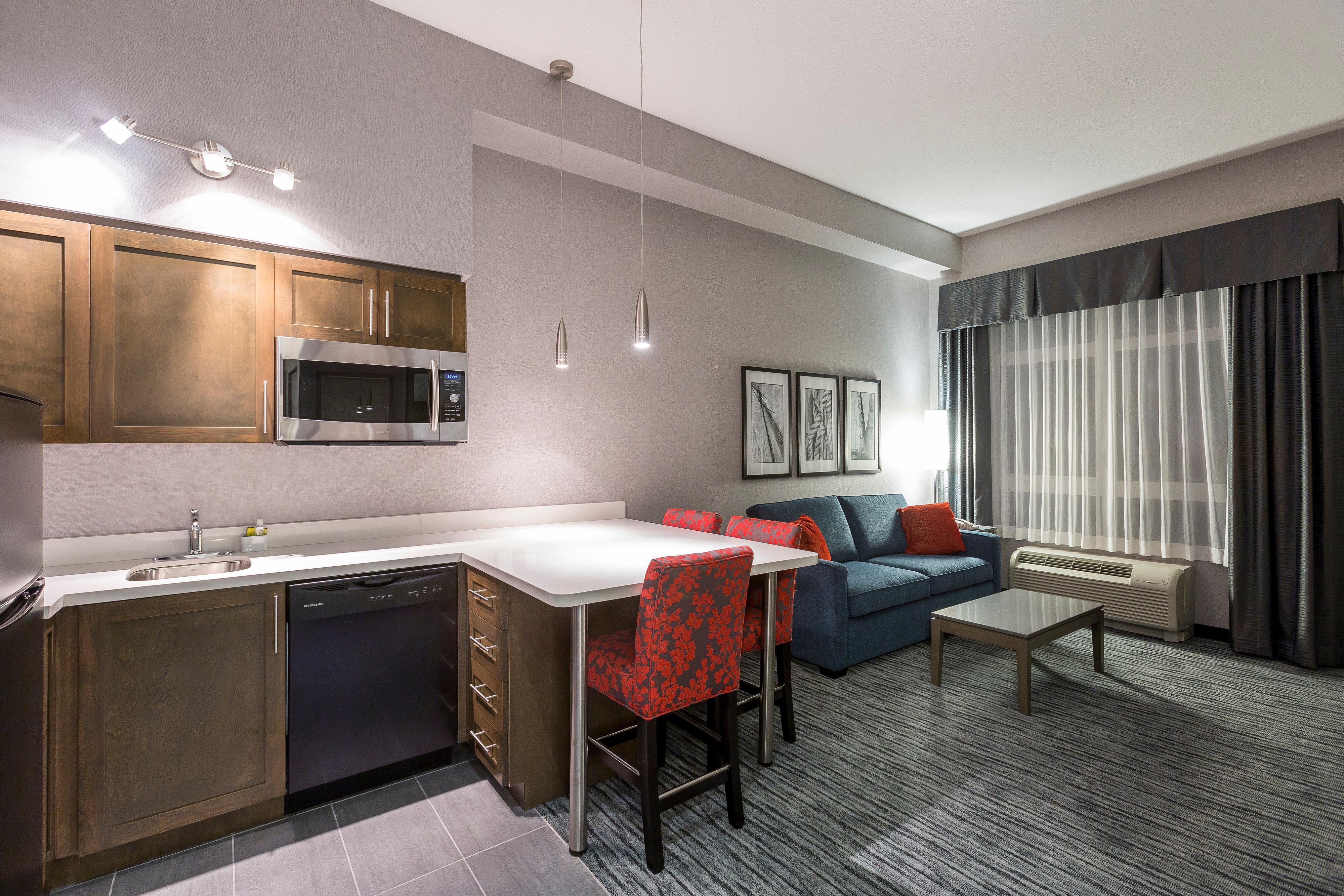 Holiday Inn Express & Suites Riverport Richmond By Ihg Exterior photo