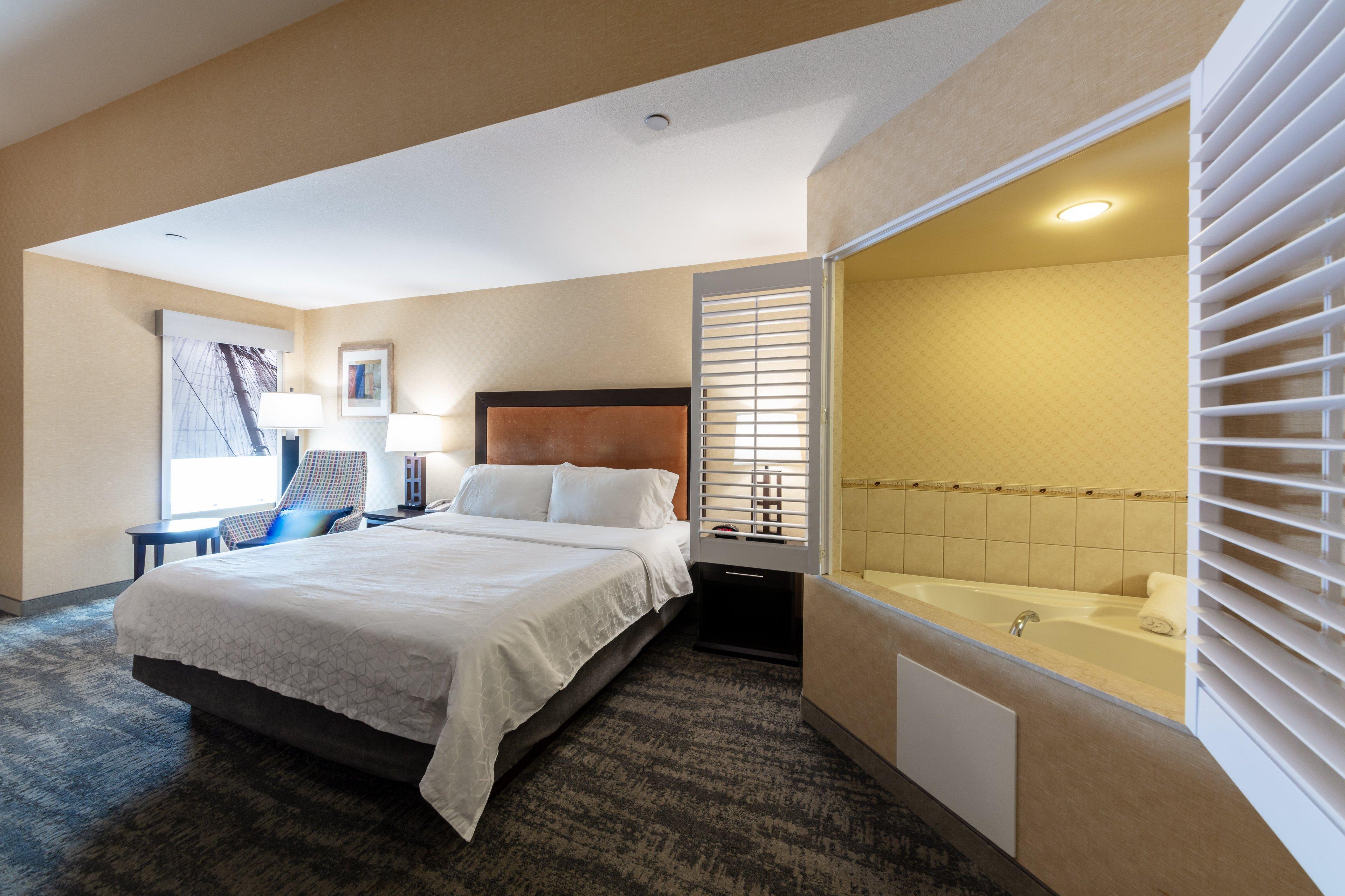 Holiday Inn Express & Suites Riverport Richmond By Ihg Exterior photo