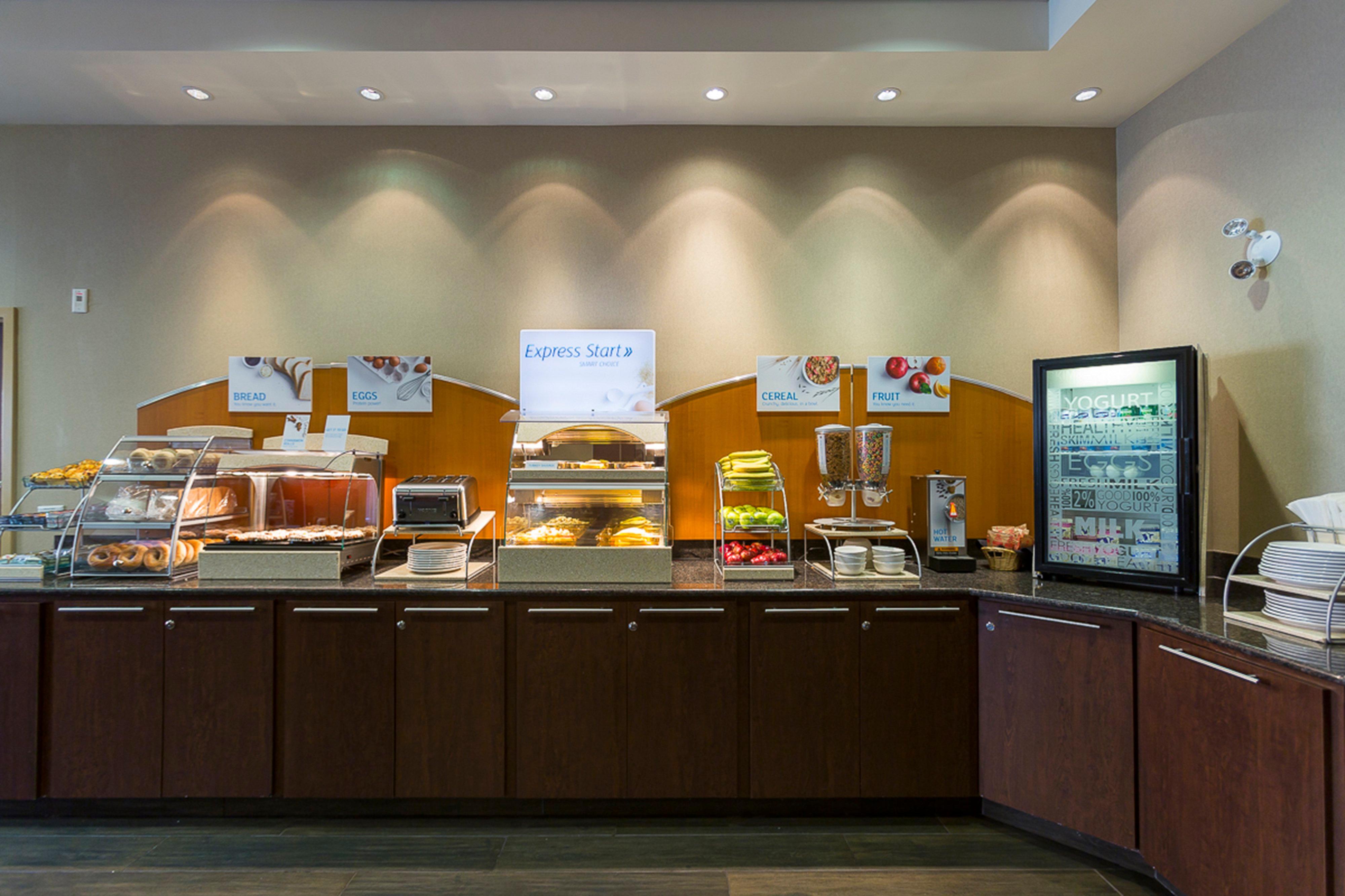 Holiday Inn Express & Suites Riverport Richmond By Ihg Exterior photo