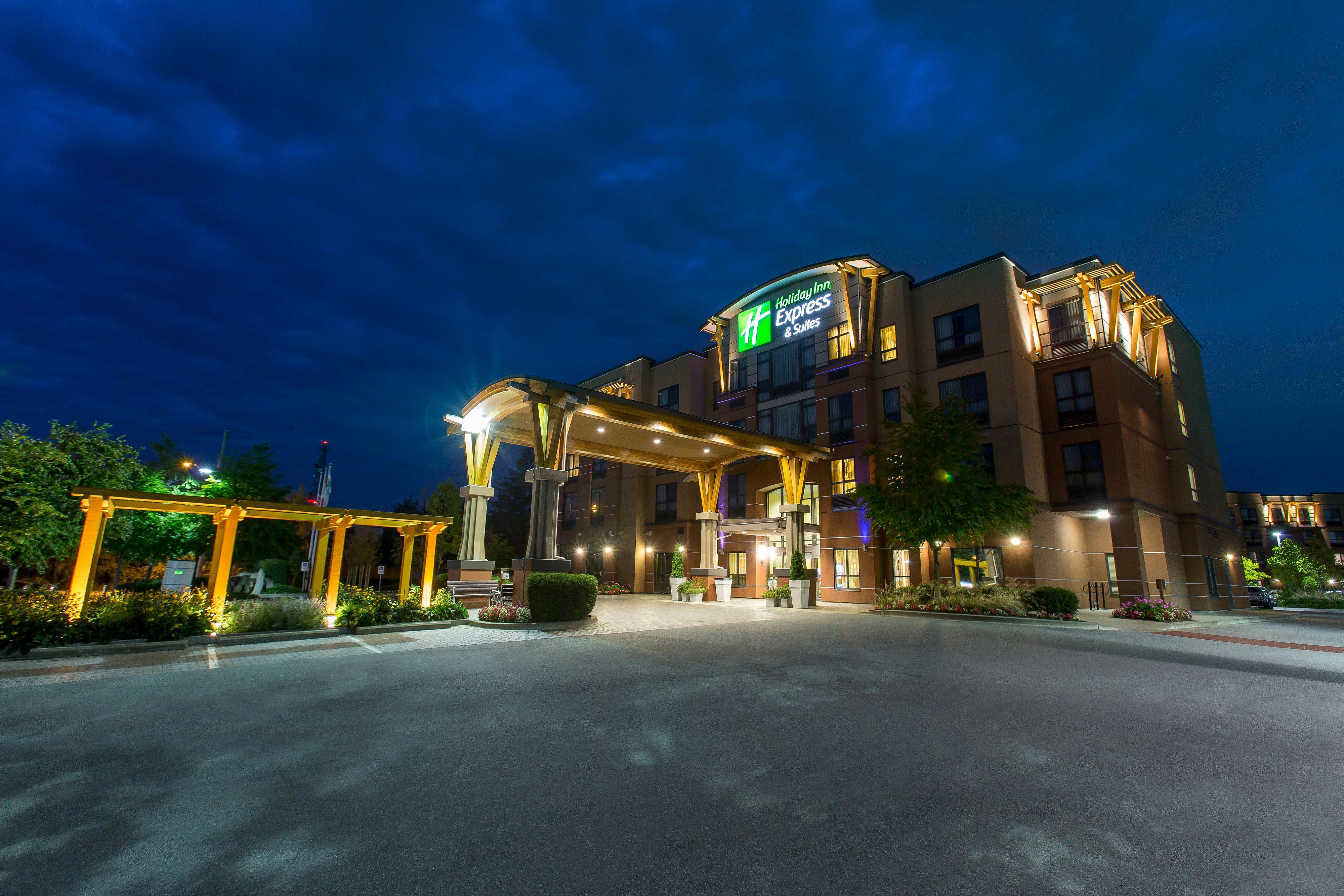 Holiday Inn Express & Suites Riverport Richmond By Ihg Exterior photo