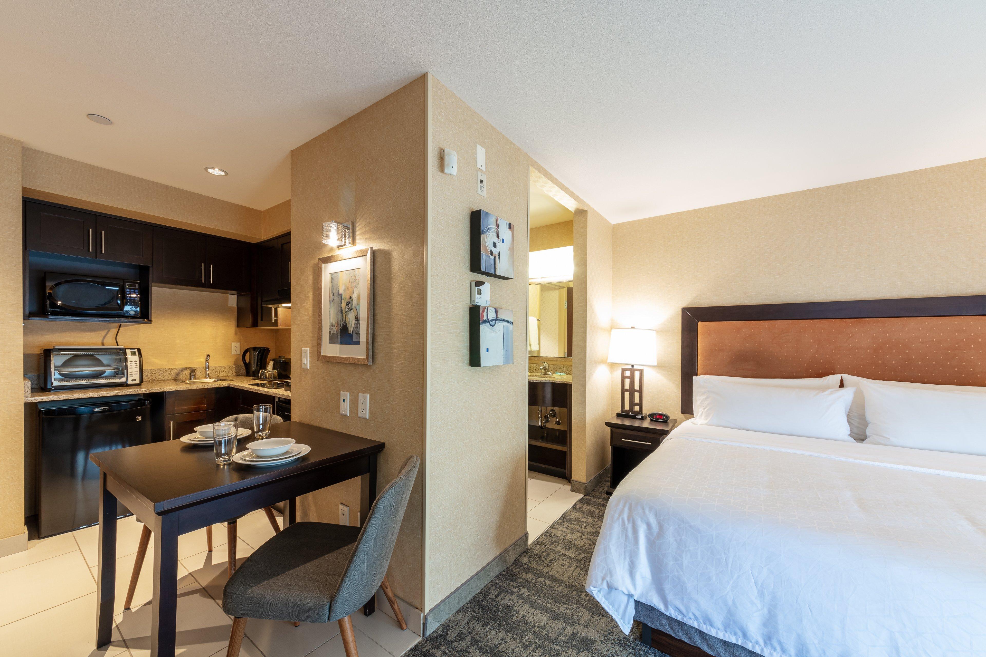 Holiday Inn Express & Suites Riverport Richmond By Ihg Exterior photo