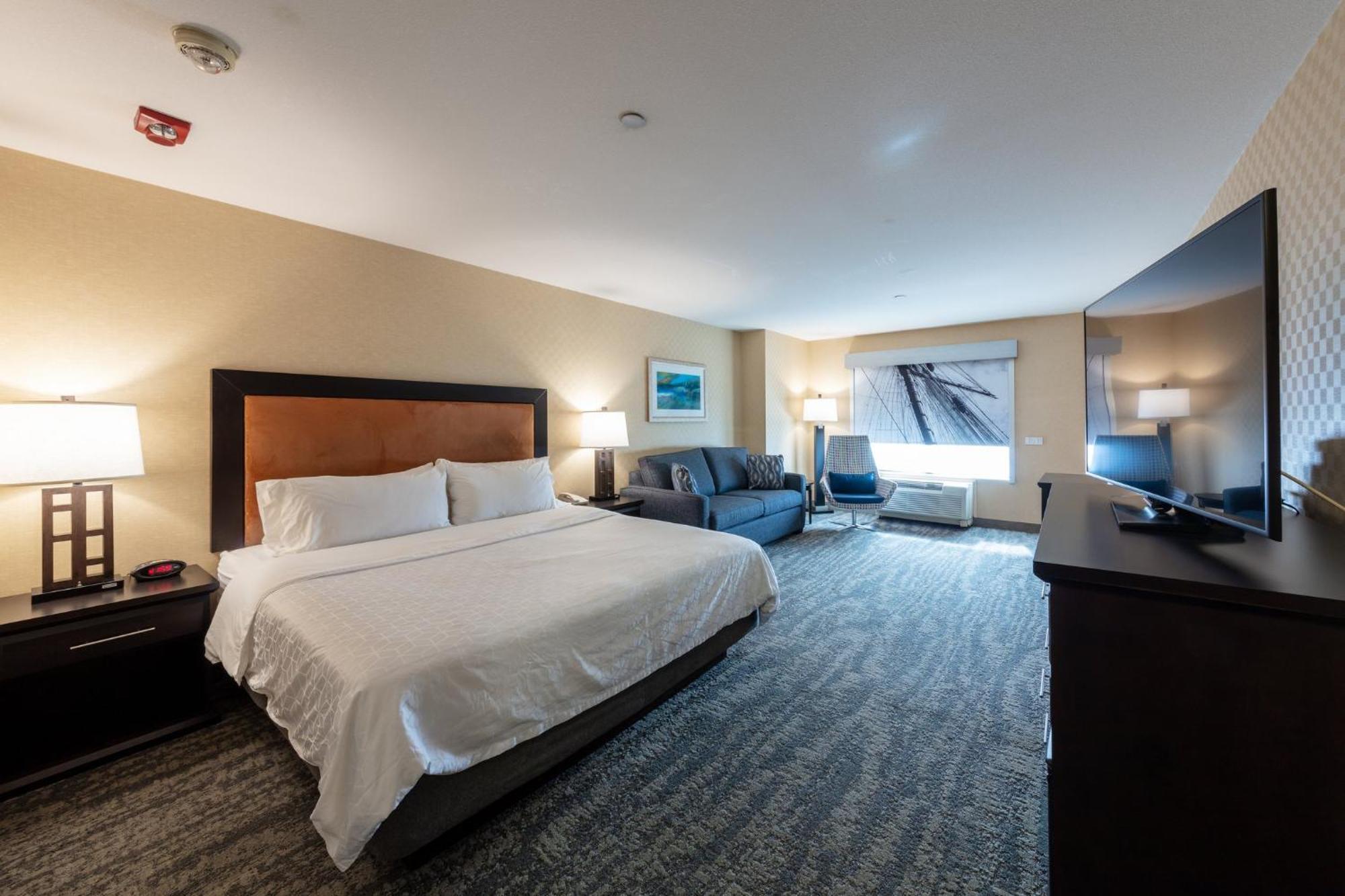 Holiday Inn Express & Suites Riverport Richmond By Ihg Exterior photo
