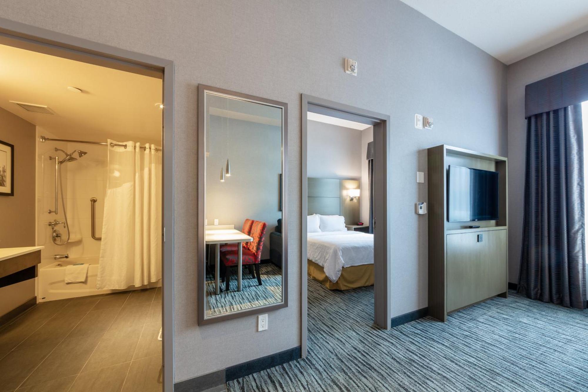 Holiday Inn Express & Suites Riverport Richmond By Ihg Exterior photo